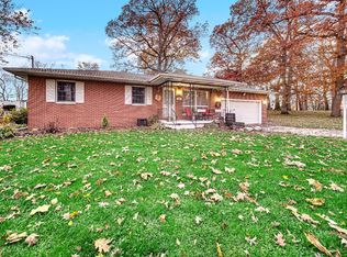 206 W South St, Hebron, IN 46341