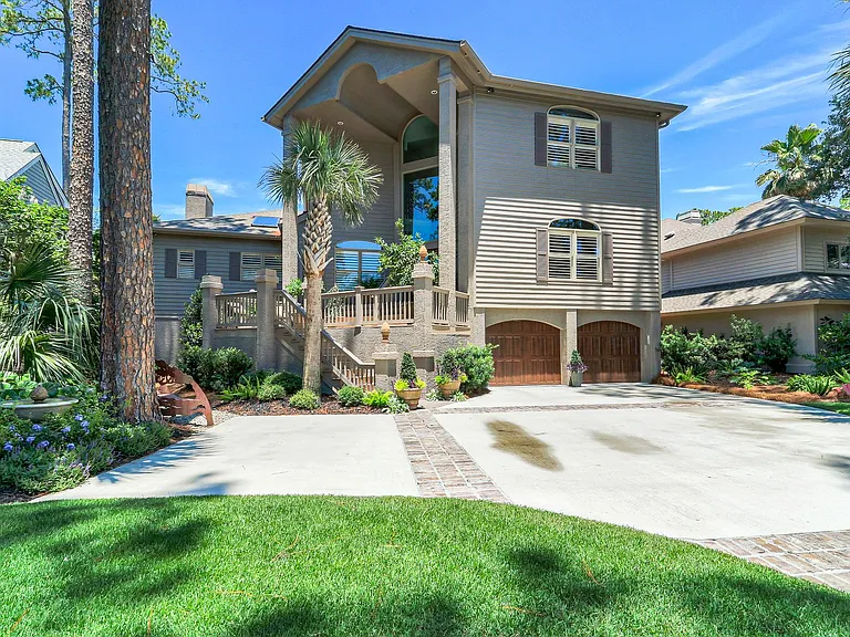 25 Spartina Cres — Photo 1