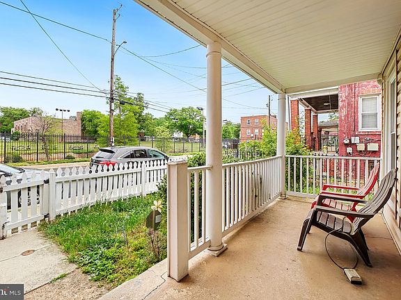 3rd image of 1018 45th St NE