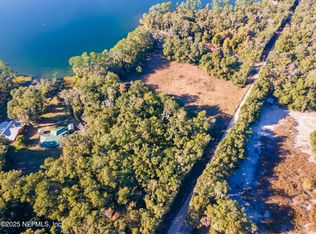 305 N West St, Interlachen, FL 32148