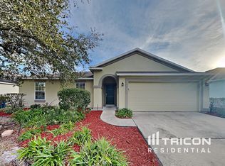 892 Bonaparte Landing Ct, Jacksonville, FL 32218