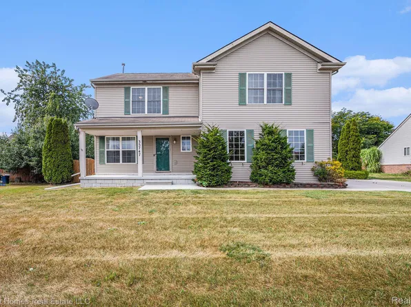35747 Walden Ct, New Baltimore, MI 48047