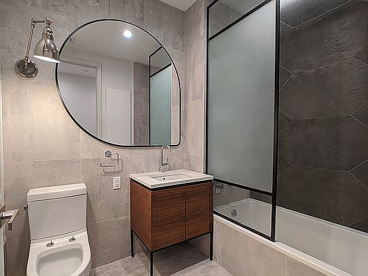 4th image of 41-21 28th St #4C