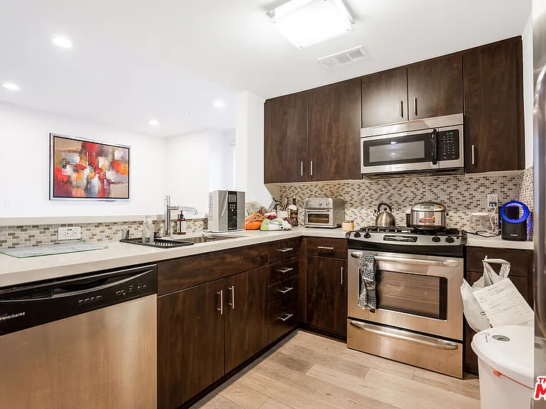 436 S Virgil Ave #312 — Photo 15
