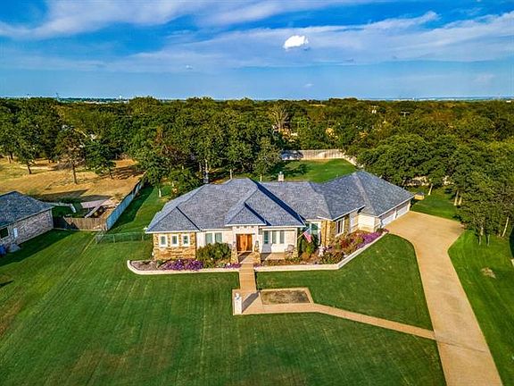 3rd image of 7392 Hinton Dr