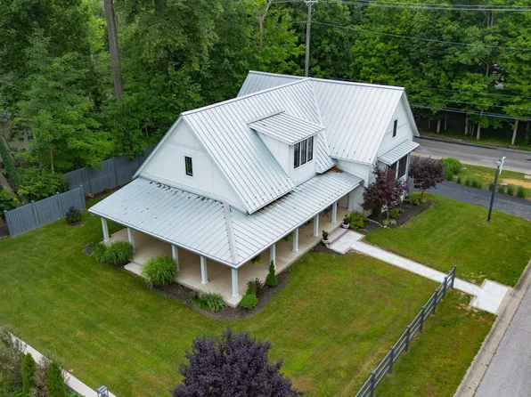 2104 E Woodstock Pl, Bloomington, IN 47401