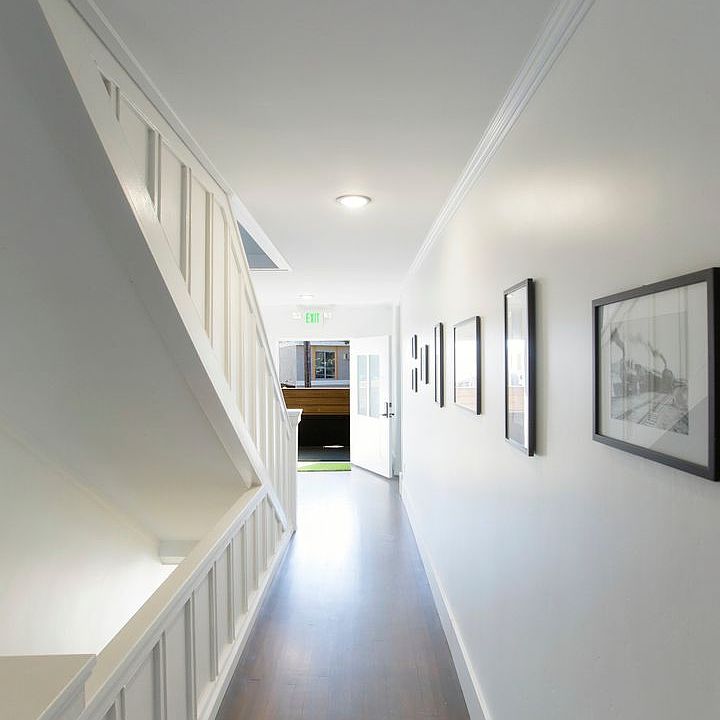 Building Photo 5