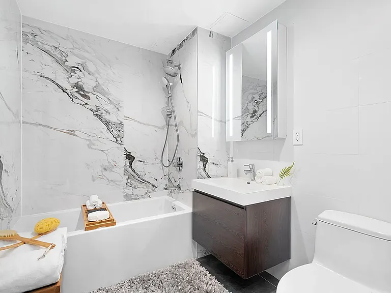 41-14 27th St #7C — Photo 3