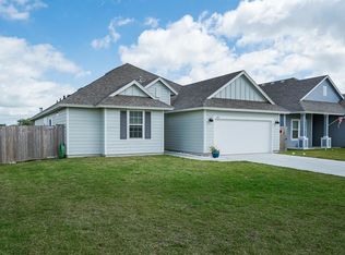 101 Shady Terrace Ln, Rockport, TX 78382