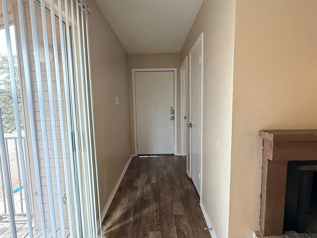 Building Photo - 4700 Boulder Dr #1102