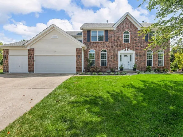 16301 Autumn Crest Ct, Ballwin, MO 63011