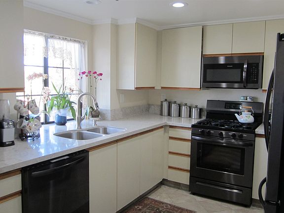 2nd image of 68155 Lakeland Dr