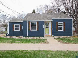 706 W 1st St, Sioux Falls, SD 57104