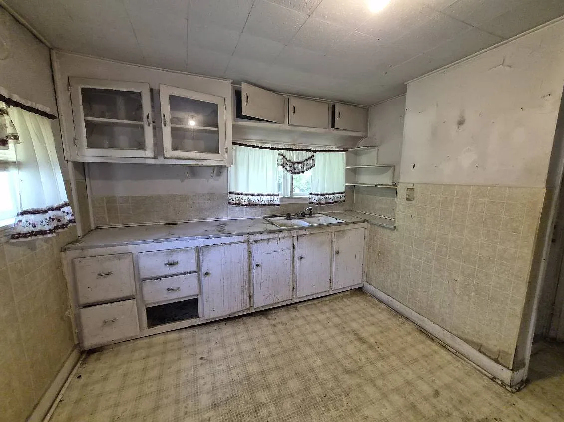 2 bed, 900 sqft, $725 — Photo 2