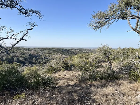 1962 Backbone Rdg, San Marcos, TX 78666