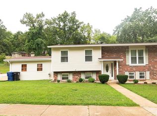 2909 Shores Dr, Saint Louis, MO 63125