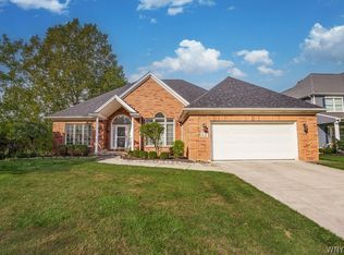 62 Covent Garden Ln, Buffalo, NY 14221