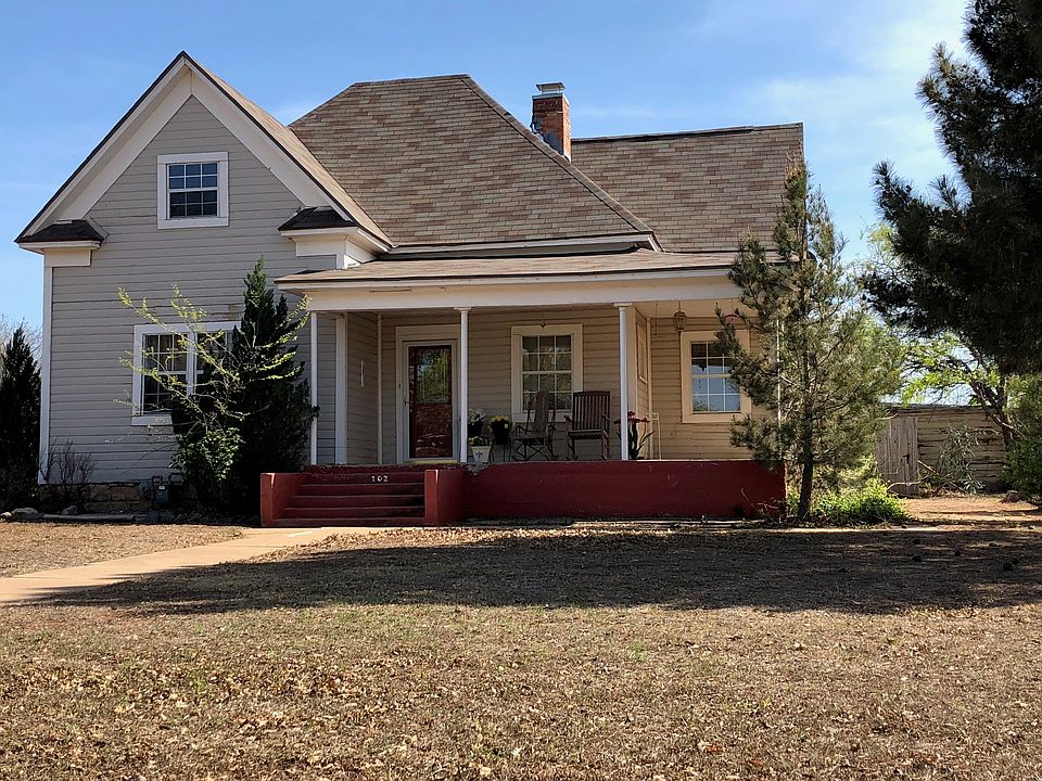 1st image of 102 Hill Dr