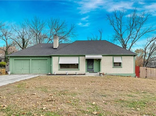 9725 Locust Ln, Kansas City, MO 64131