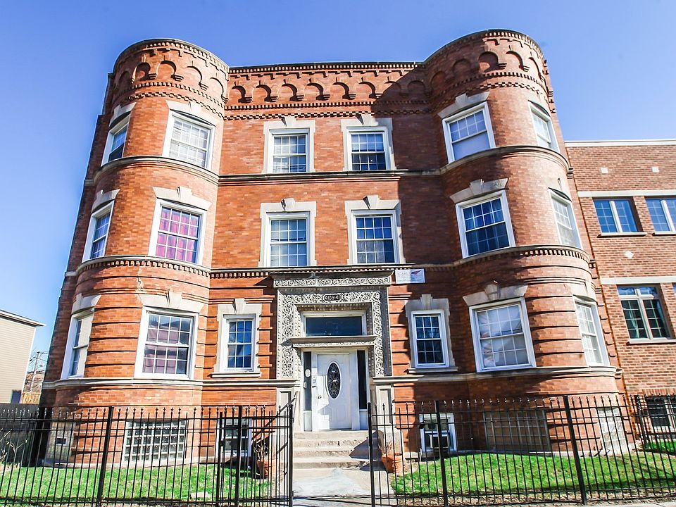 1st image of 4139-41 S Indiana Ave #1S