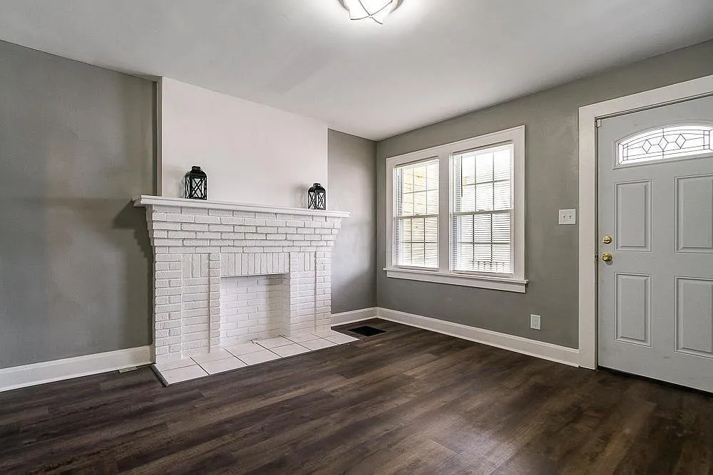 39 W Markison Ave — Photo 4