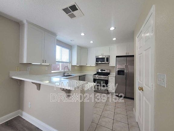5th image of 239 Brookside Dr