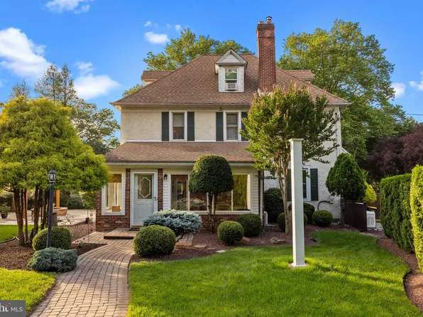 150 Summit Ave, Langhorne, PA 19047