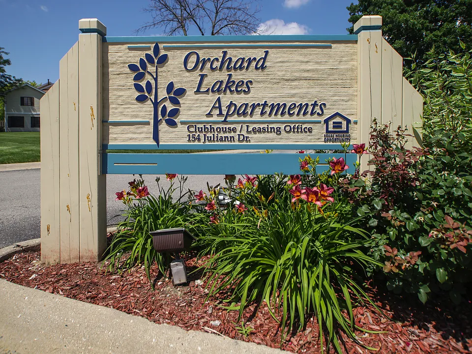 Orchard Lakes Apartments