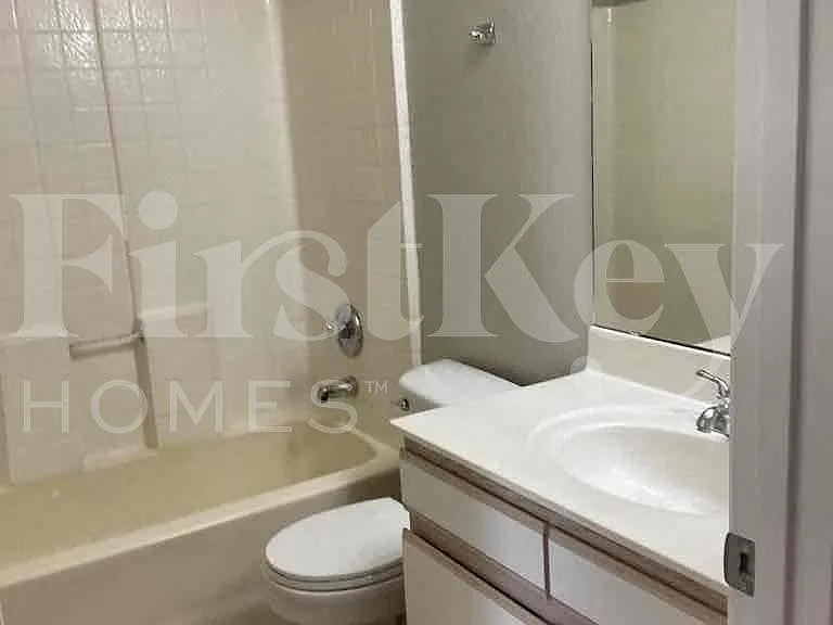 1338 W Mesquite Ave — Photo 10