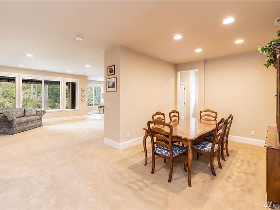 5th image of 5235 Waldron Dr Ne