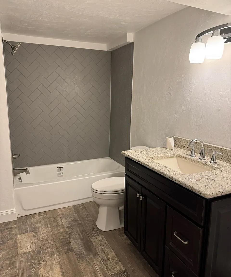 707 Crystal Dr — Photo 4