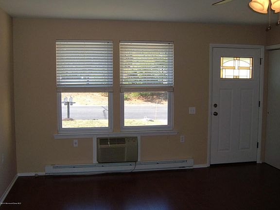3rd image of 52A Easton Dr #61
