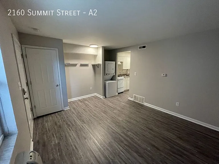 2160 Summit St #A2 — Photo 3
