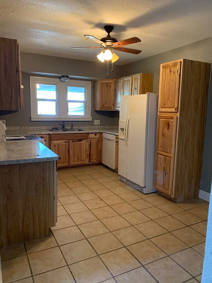 3 Bedroom home with a bonus room — Photo 2