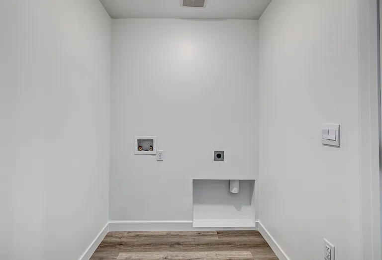 413 S 1110 W #MAIN FLOOR MASTER — Photo 24