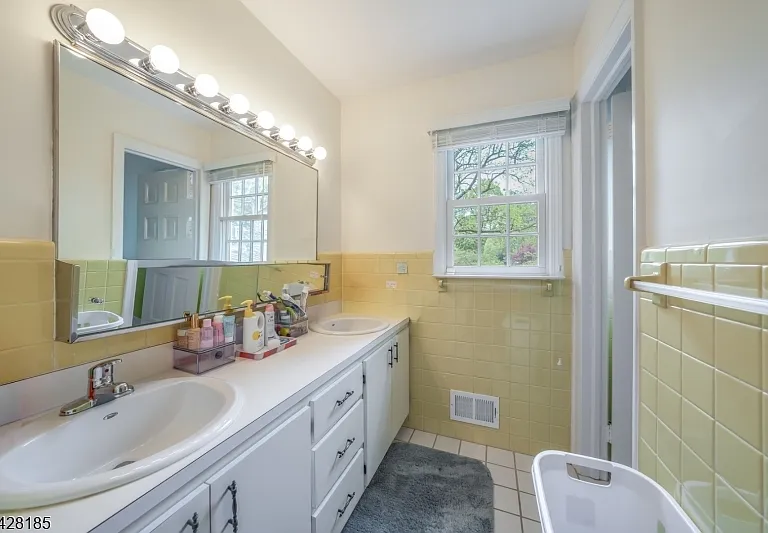 193 Lafayette Ave — Photo 21