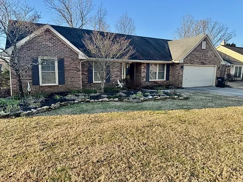 1612 Clear Brook Dr Photo 1