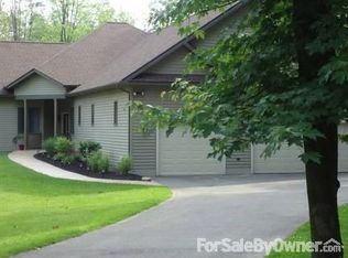 12071 S Wintergreen Dr, Chardon, OH 44024