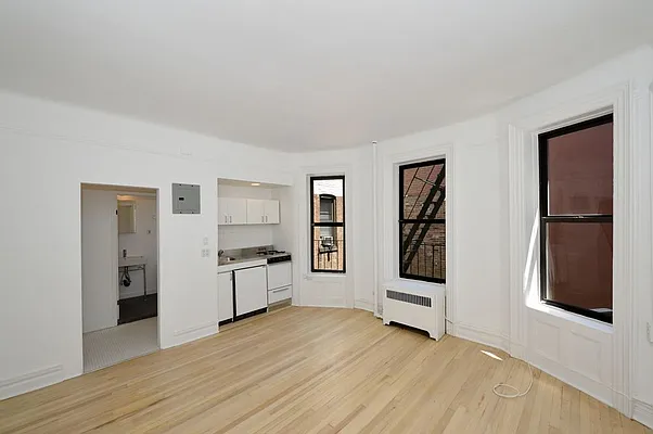 Rented by Aether Property Group | media 6