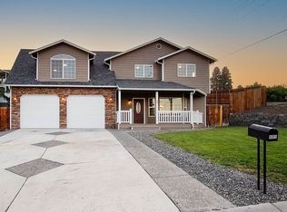 805 Terry Ln, Selah, WA 98942