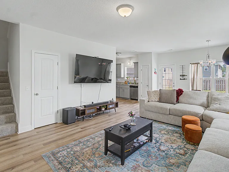 1246 Grayson Ave — Photo 2