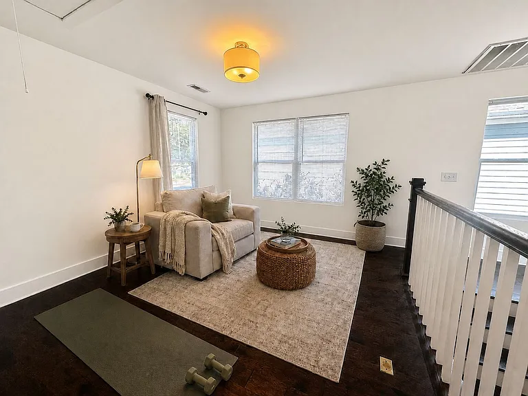 673 Park St — Photo 20