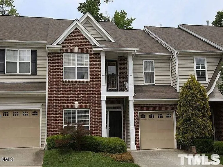 204 Beringer Pl — Photo 1