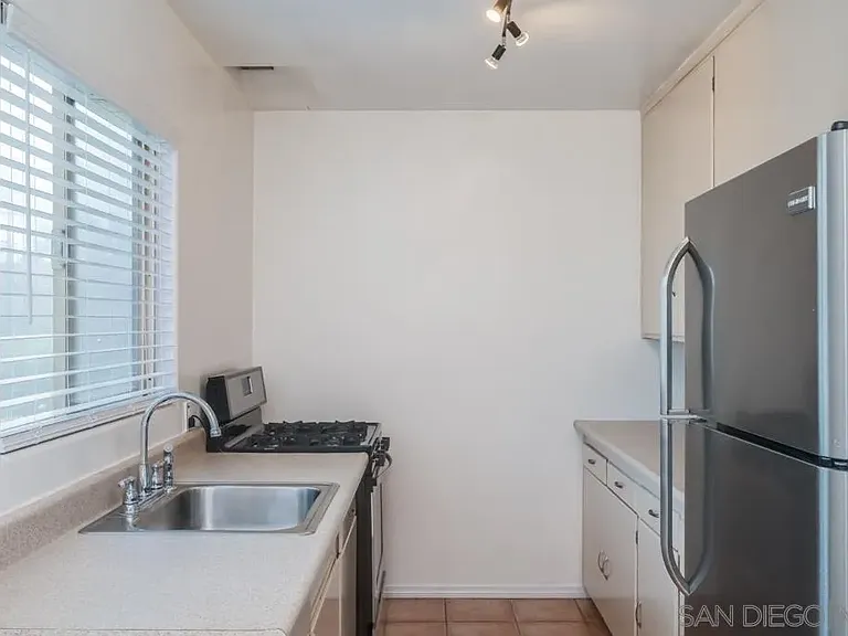 4159 Adams Ave #1/2 — Photo 11