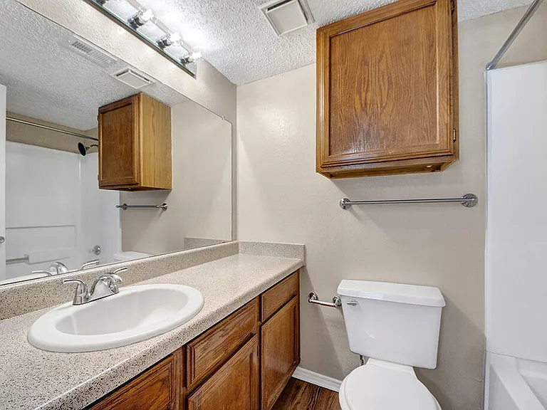 South Meadows Apartments — Photo 17
