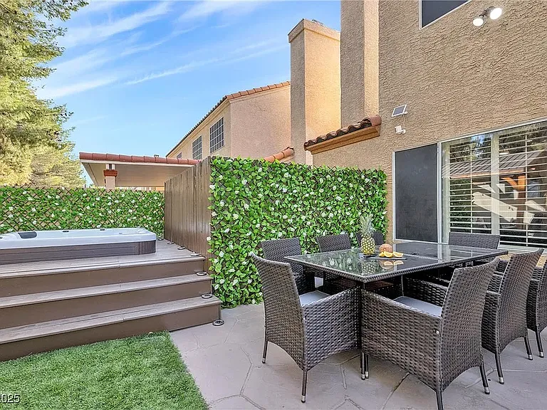 2728 Monrovia Dr — Photo 17
