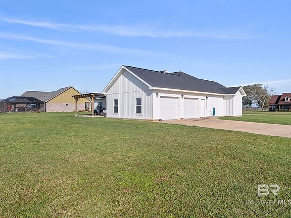 3rd image of 15565 Abigail Way