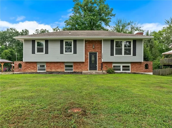 1229 Michele Dr, Excelsior Springs, MO 64024