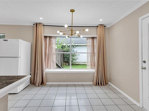 5th image of 1656 Hampton Dr