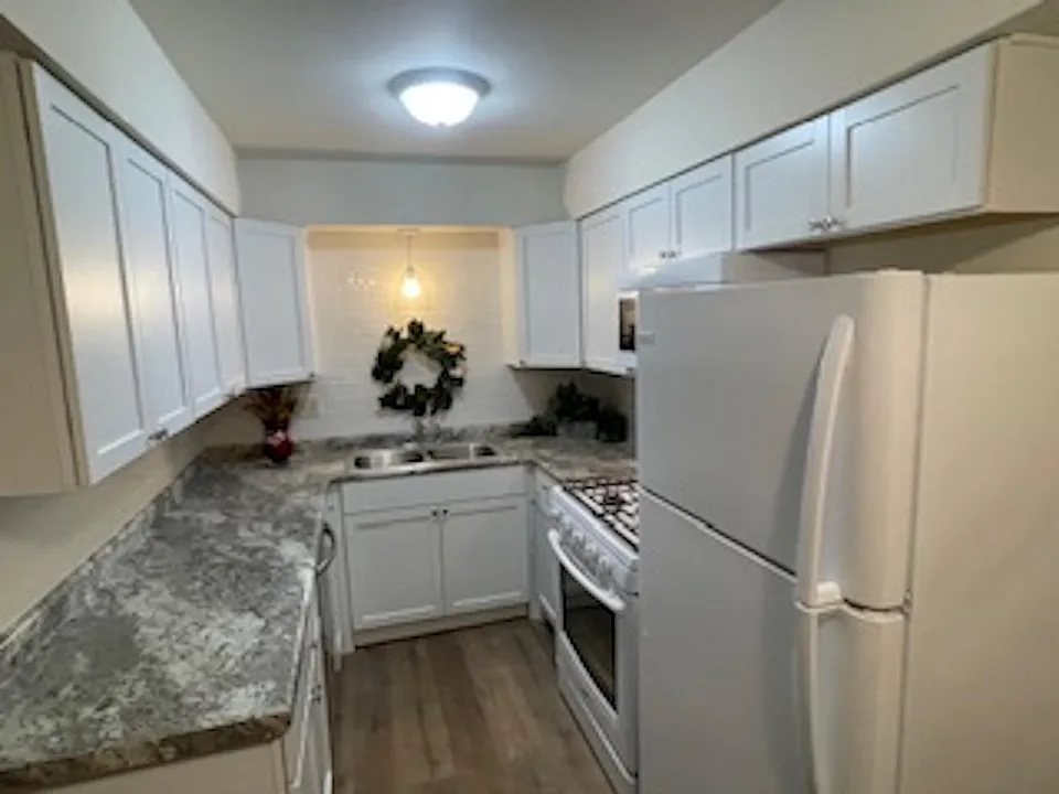 6830 W Kathleen Ct